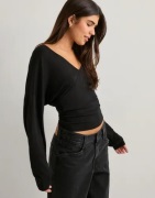 Nelly - Musta - Soft Plunge LS Top