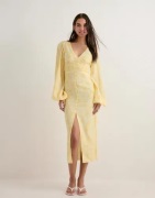 Nelly - Keltainen - Smock Detail dress