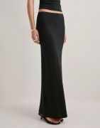 Nelly - Musta - Perfect Low Waist Maxi Skirt