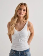 Pieces - Valkoinen - Pcmaliva Sl V-Neck Top Jrs Noos Bc