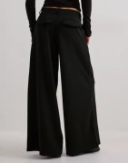 Nelly - Musta - Keep It Up Wide Leg Pants