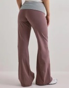 Nelly - Ruskea - Relaxed Yoga Pants