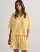 Vero Moda - Keltainen - Vmlinn Shorts Wvn Noos